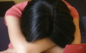 Facebook And Twitter Are Killing Your Confidence